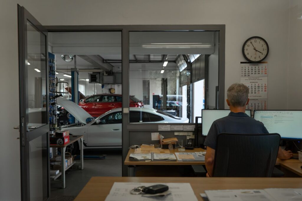 Auto Rußwurm Büro u Werkstatt